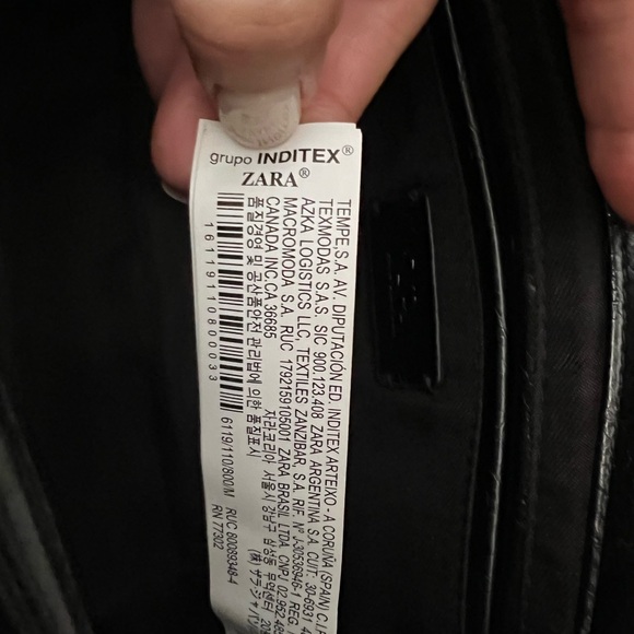 ZARA Black and Gold Quilted Clutch/shoulder bag with brass chain - Picture 4 of 4